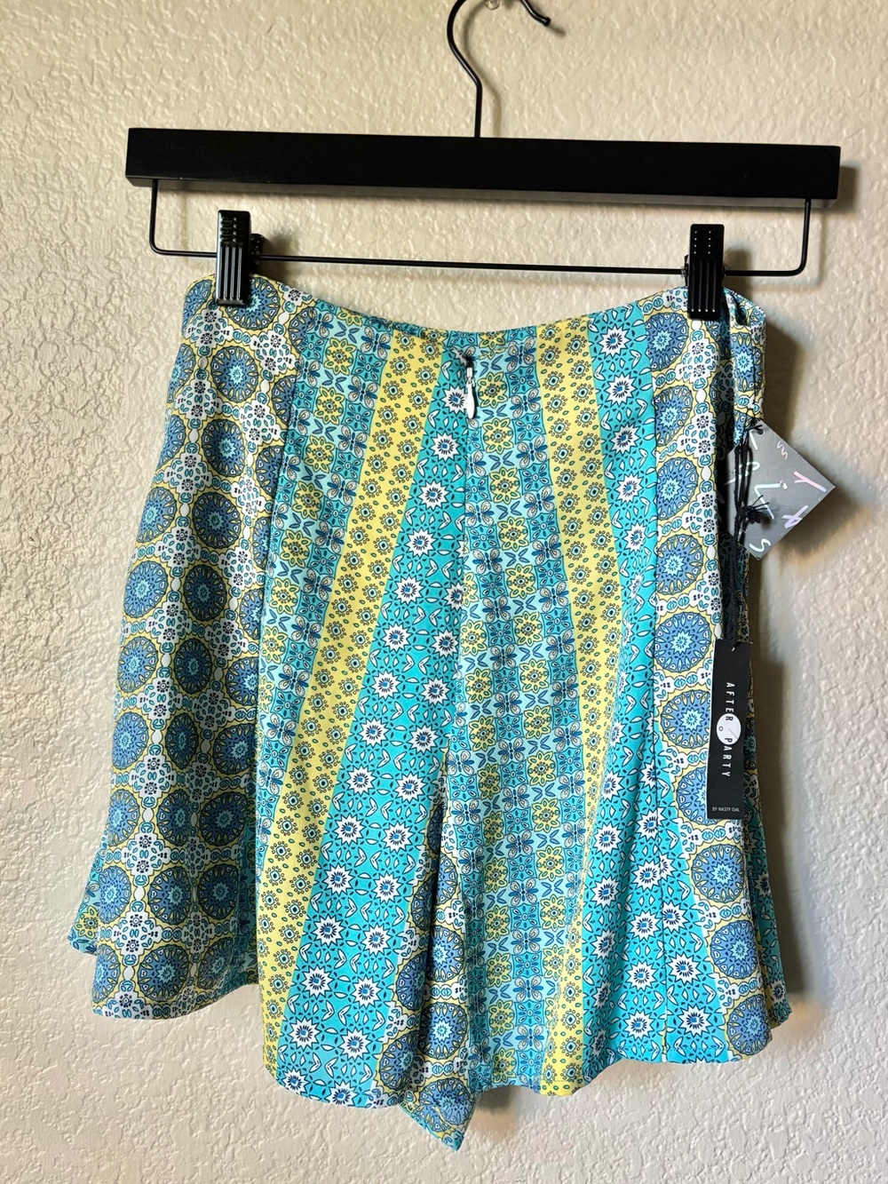 The Devin Shorts - Picture 5 of 5